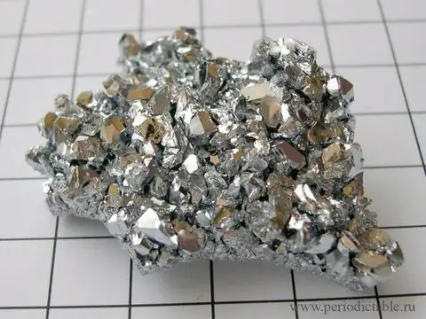 Друза кристаллов цветного металла хрома
